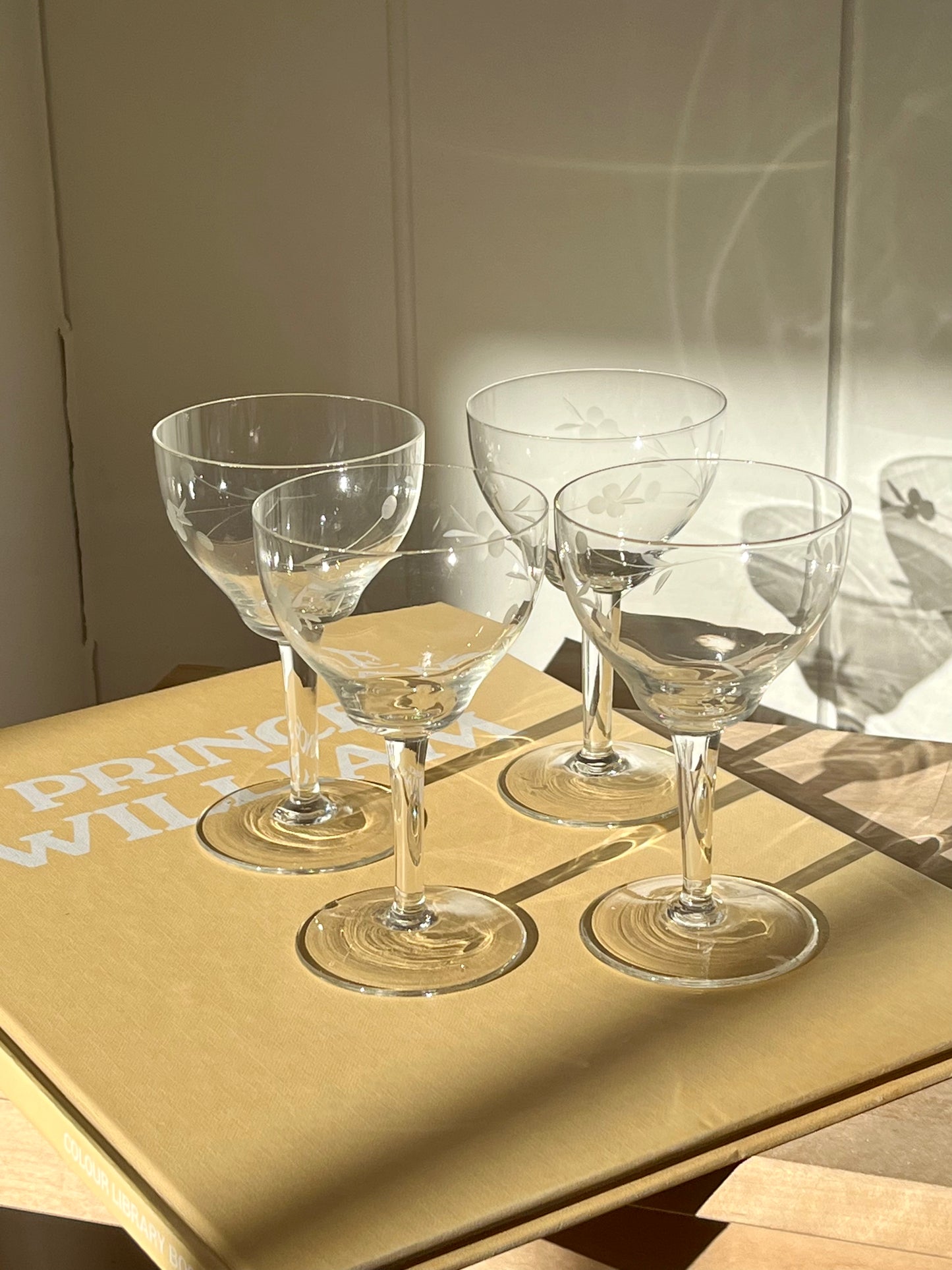 vintage tulip aperitifs